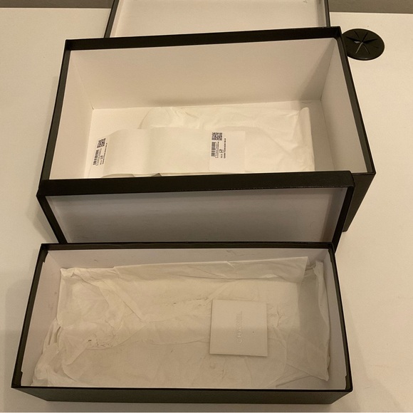 Chanel shoe boxes - Picture 3 of 3